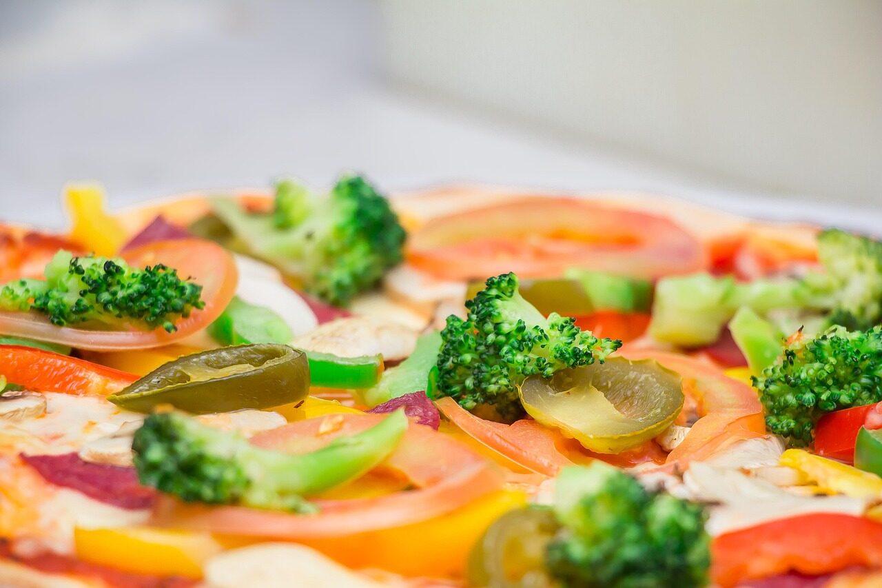 pizza, vegetables, toppings, vegetable pizza, vegetable toppings, pizza toppings, vegetarian pizza, italian, italian cuisine, eat, vegetarian, restaurant, food, healthy, delicious, meal, dinner, pizza, pizza, pizza, pizza, pizza, restaurant, restaurant